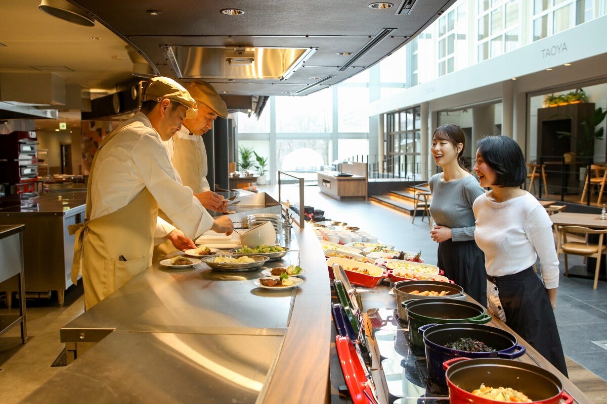 「TAOYA日光霧降」ライブキッチンイメージ（提供：大江戸温泉広報）