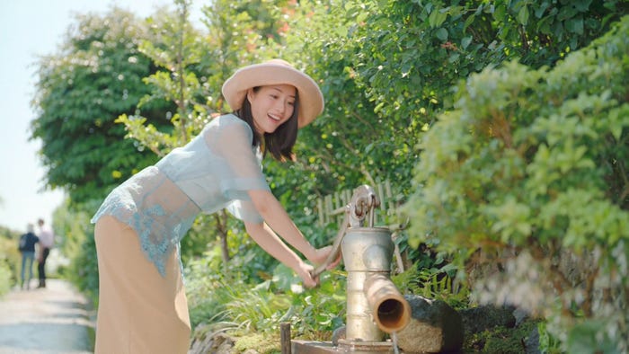 石原さとみ/新CM「和光市_みずみずしい街」篇より(提供写真)