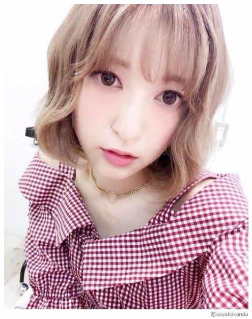 神田沙也加、“金髪×ゆるふわボブ”が新鮮！“シースルー&フェザーバング”に注目集まる