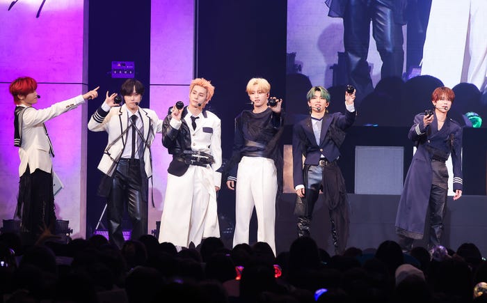 木村柾哉、尾崎匠海、西洸人、許豊凡、高塚大夢、藤牧京介(C)LAPONE Entertainment