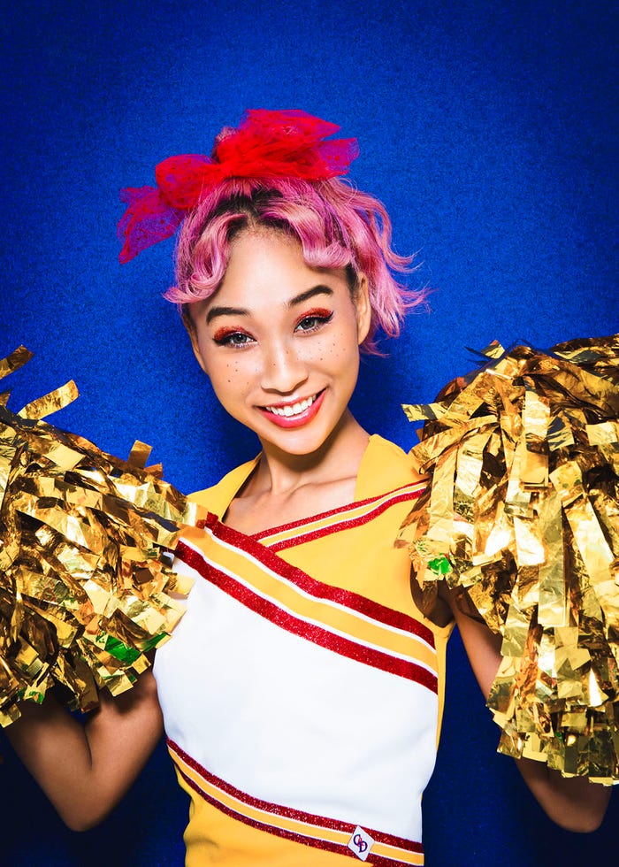 チアガールに扮した青山テルマ(提供写真)