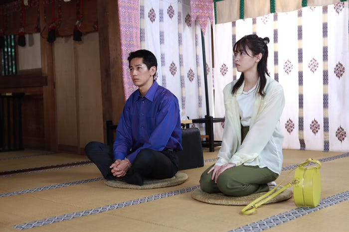 永山絢斗、西野七瀬/「言霊荘」第1話より(C)テレビ朝日