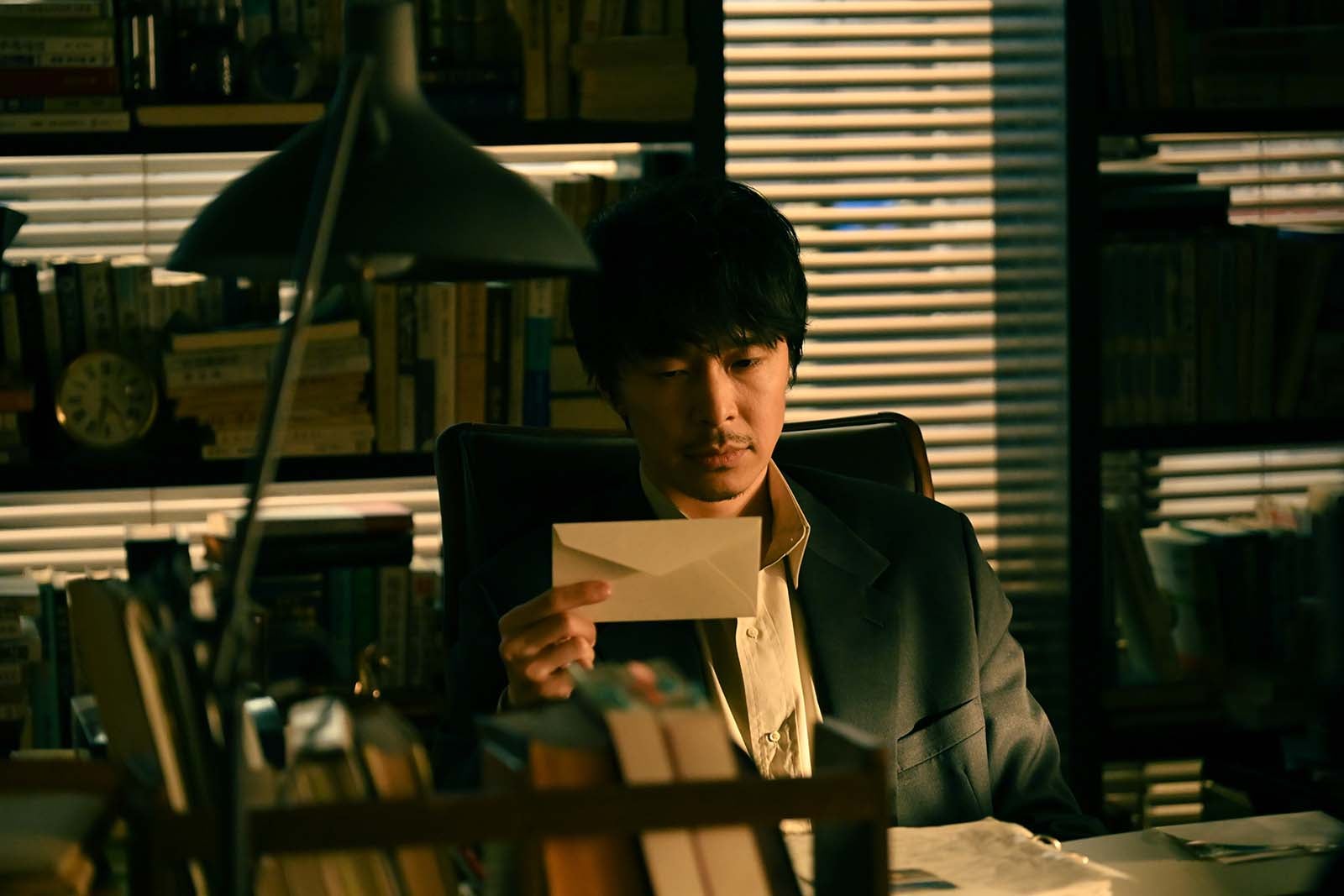 長谷川博己「アンチヒーロー」第8話より（C）TBS