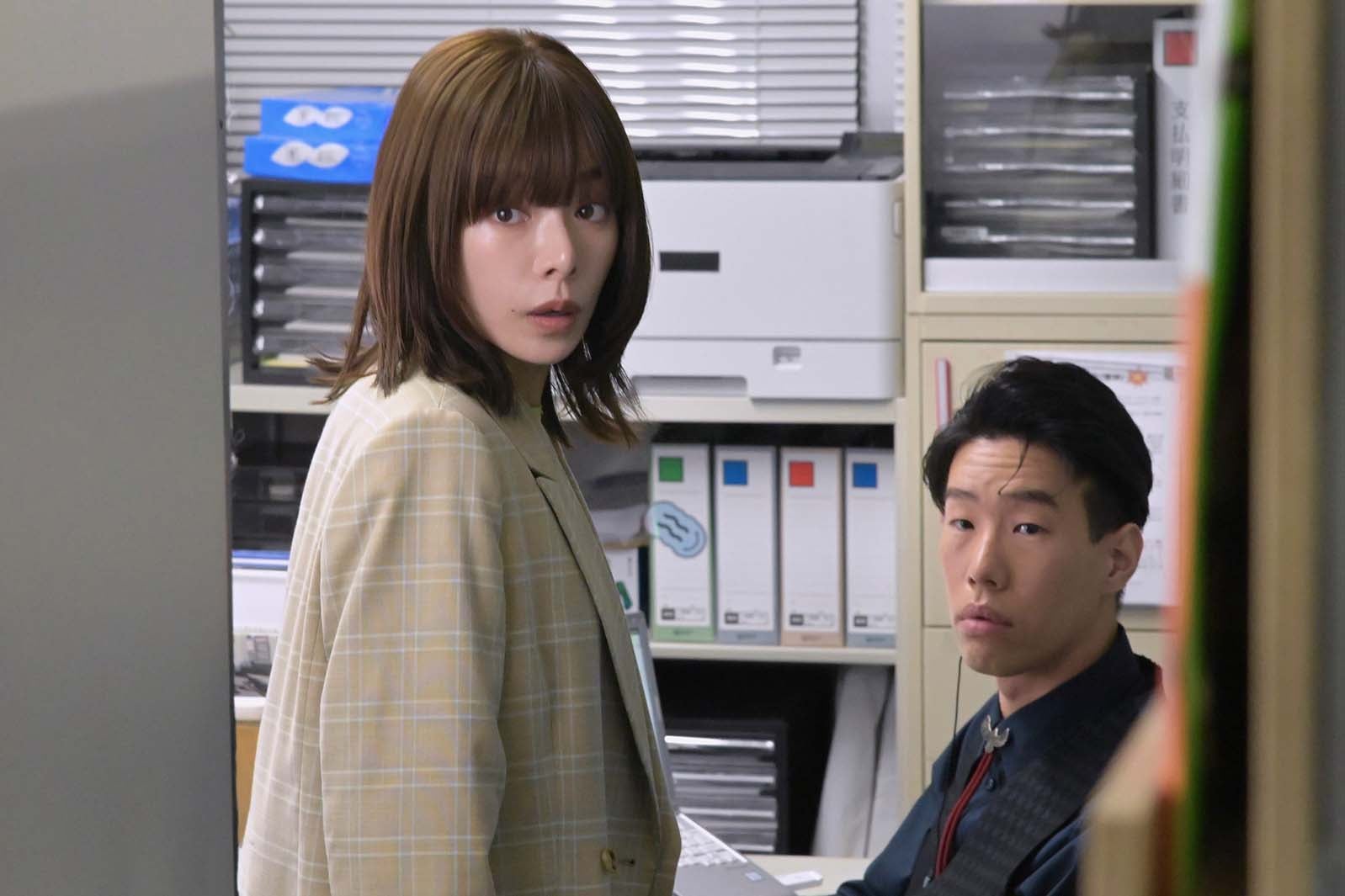 桜井ユキ、坂口涼太郎「ホスト相続しちゃいました」第4話より（C）カンテレ