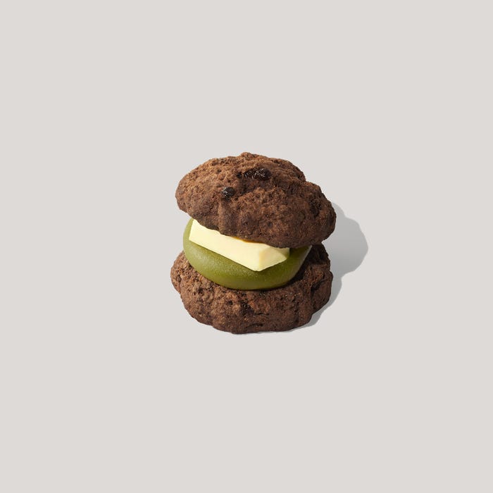 抹茶あんバター チョコスコーンサンド(提供写真)