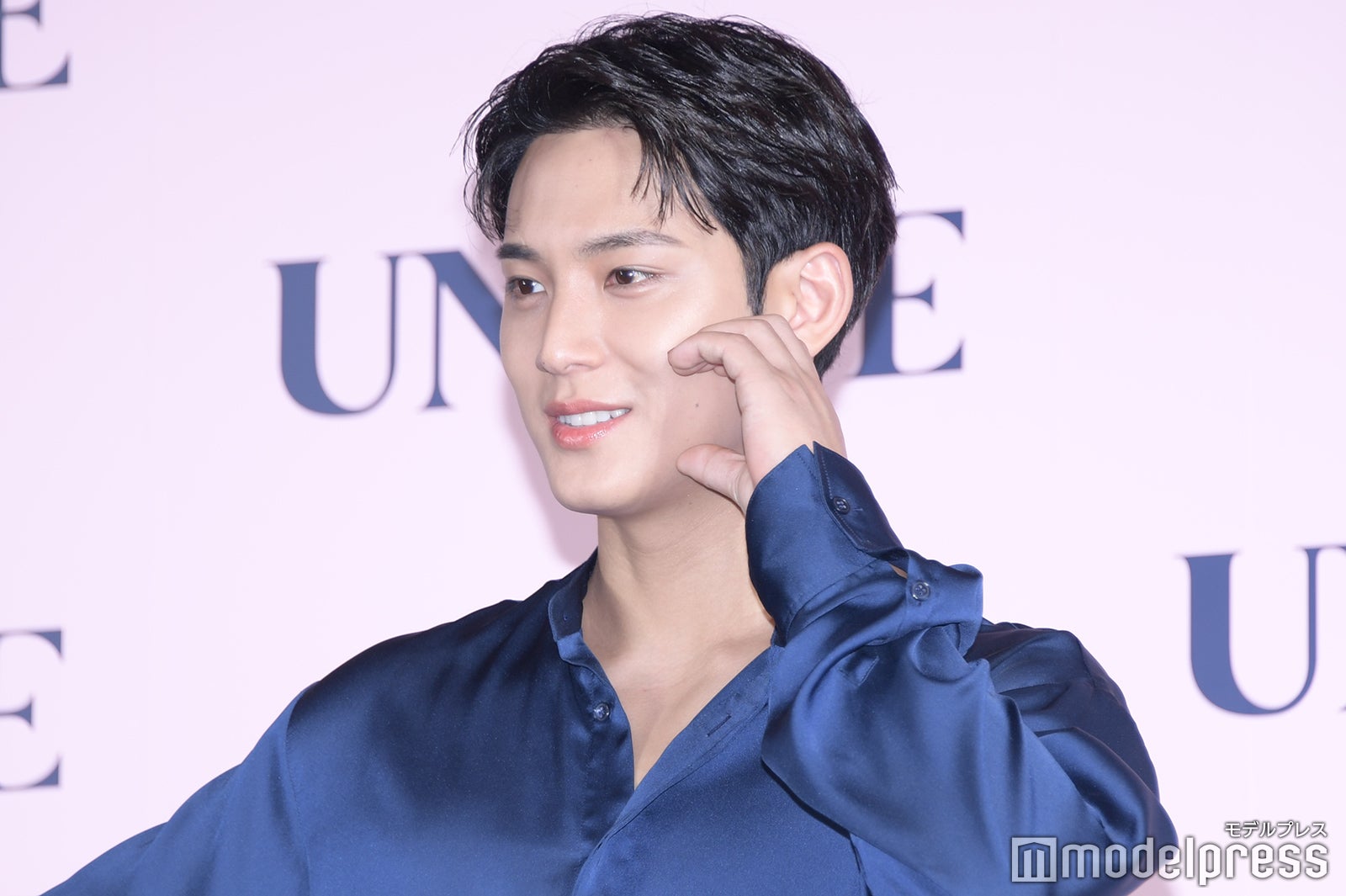 ルダハートするミンギュ（C）モデルプレス