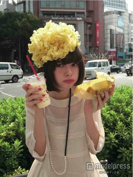 玉城ティナ／「spoon.」12月号（角川グループパブリッシング、2012年10月27日発売）より