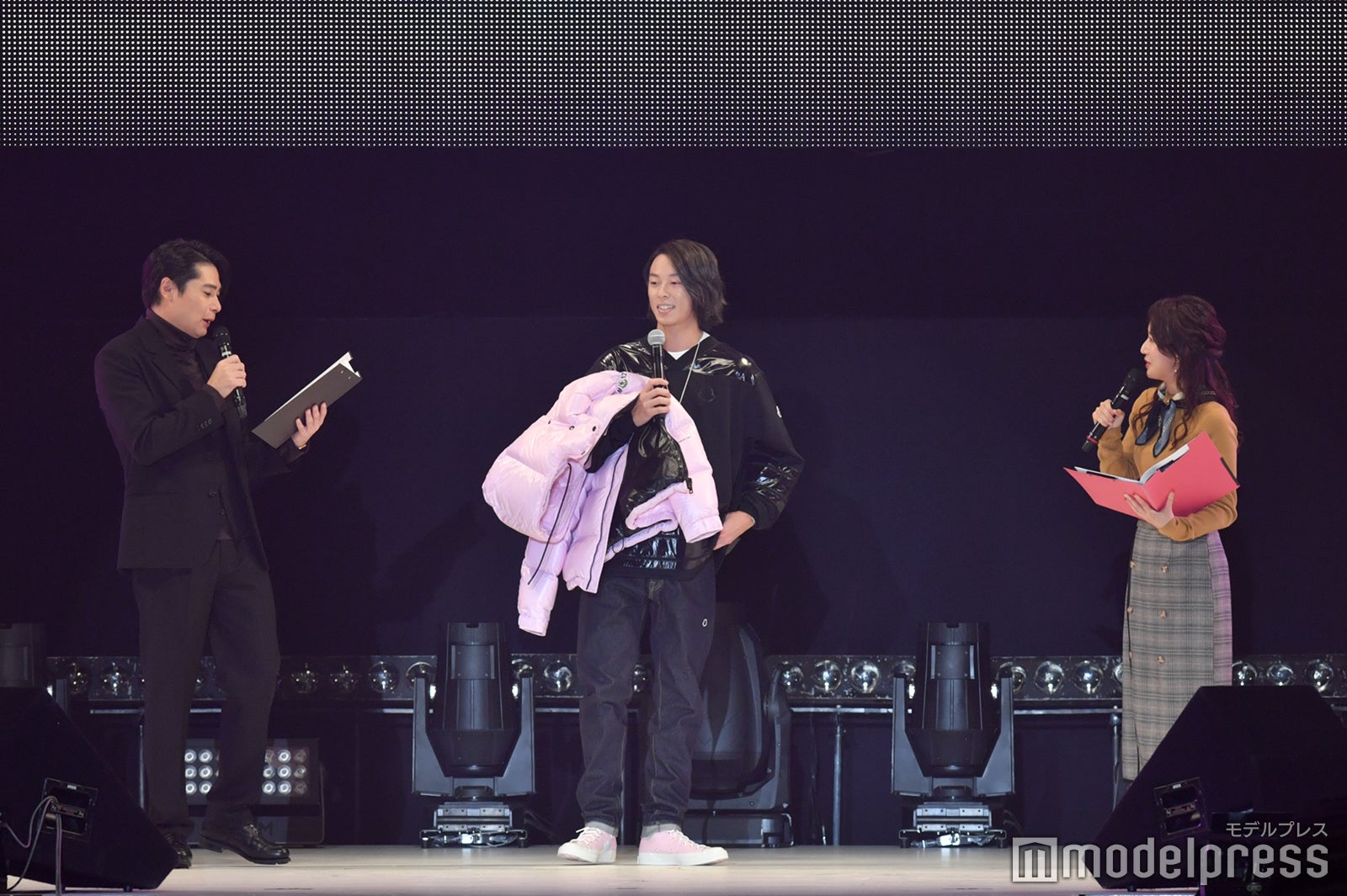 吉村崇、小林陵侑選手、柴田平美アナウンサー（C）モデルプレス