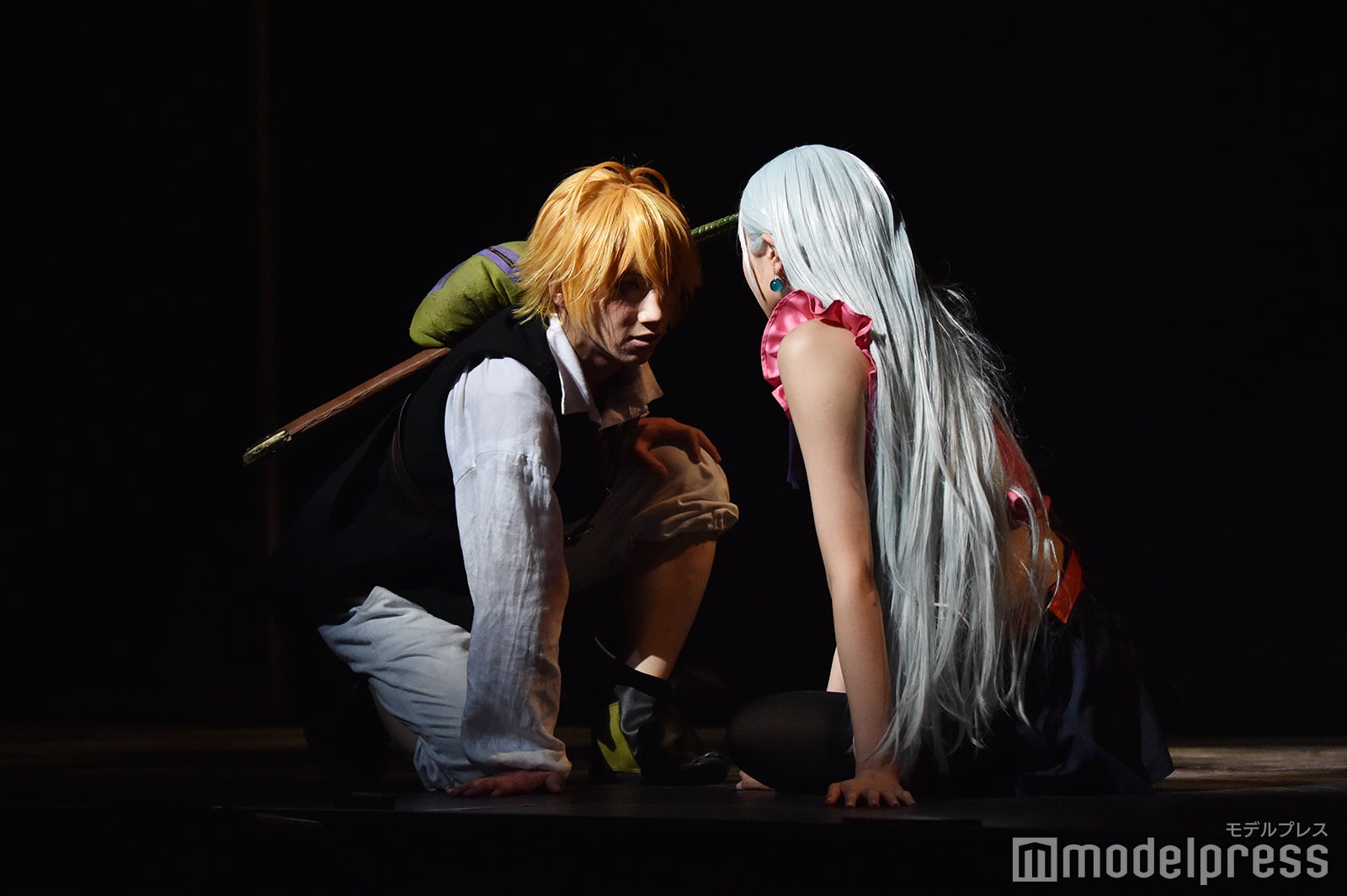 納谷健、梅澤美波／ゲネプロ（C）モデルプレス