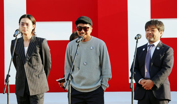 (左から)菅田将暉、ヤン・イクチュン、岸善幸監督 (提供写真)