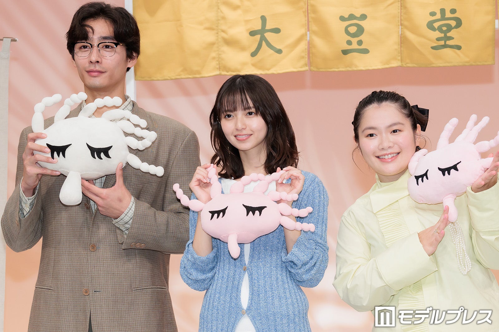 （左から）濱尾ノリタカ、齋藤飛鳥、富田望生（C）モデルプレス