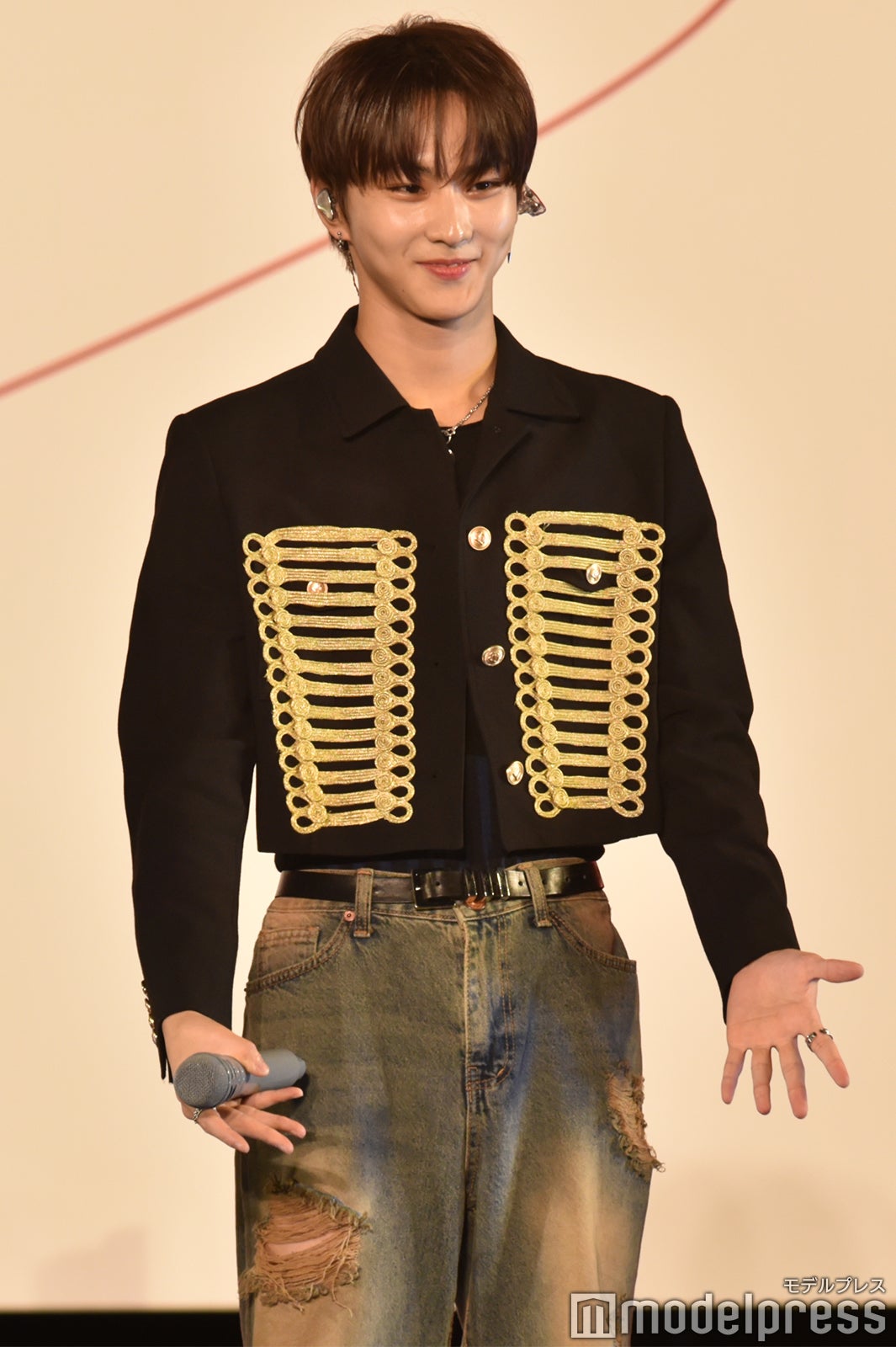 JAYの真似をするJUNGWON（C）モデルプレス