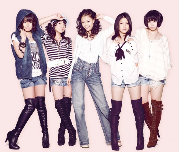 9nine（佐武宇綺、村田寛奈、吉井香奈恵、川島海荷、西脇彩華）（C）LesPros entertainment.Co.,Ltd.