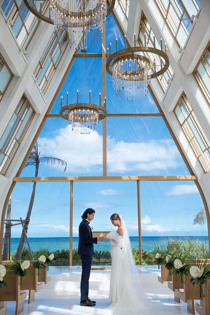 内田理央/「ゼクシィ 国内リゾートウエディング」(8月23日発売)/(画像提供:リクルートマーケティングパートナーズ)