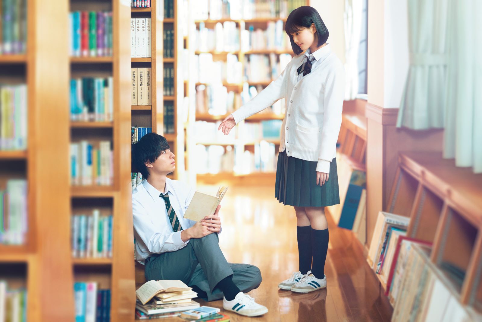作間龍斗（ACEes）、原菜乃華（C）2026『ないものねだりの君に光の花束を』製作委員会