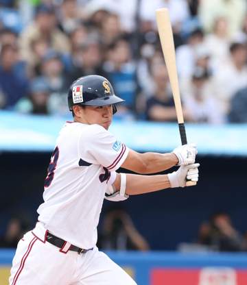 「幻の今季初ヒット」ヤクルト・奥川が無念のライトゴロ 強烈打球も日本ハム・野村が好返球 一塁でレイエスとハグに反響「可愛すぎてわらったwww」