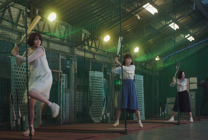 (左から)広瀬すず、宮崎あおい、鈴木京香/「バッティング」篇(提供画像)