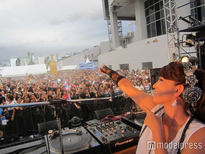 DJ KAORI/PARTY!!PARTY!!PARTY!!そしてまたPARTY ! !好きな音楽でみんなが一つになる最高の瞬間、、。I LOVE THIS!!PARTY PEOPLE!!!