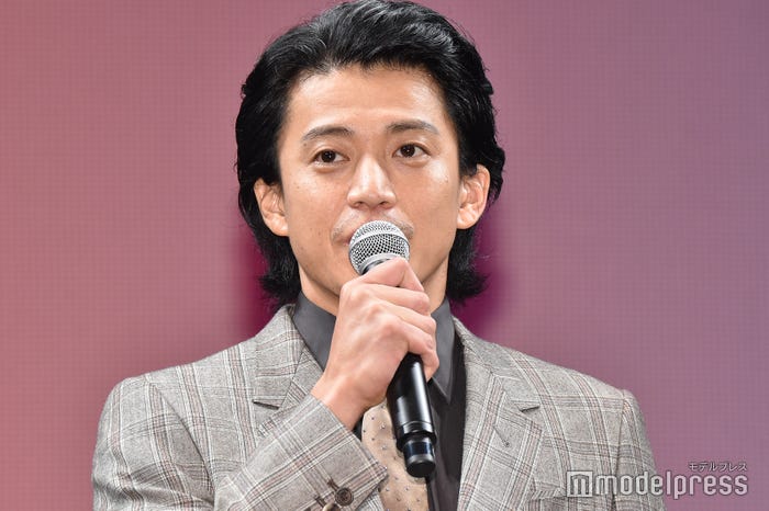 小栗旬(C)モデルプレス