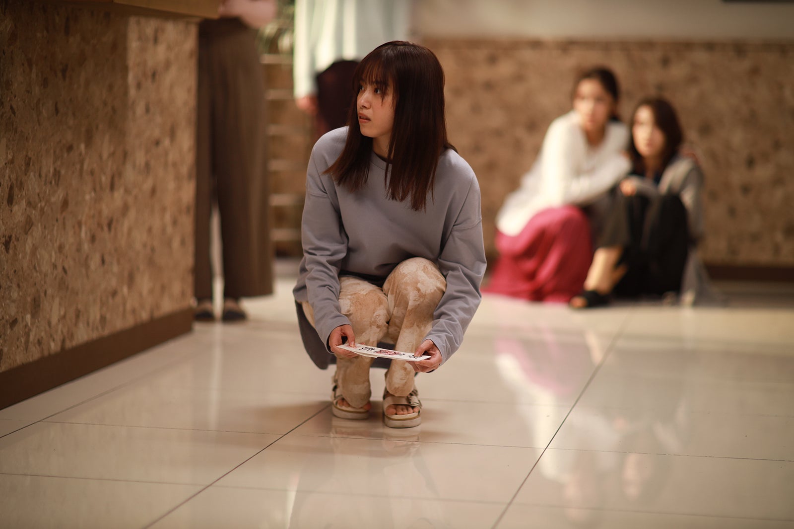 西野七瀬／「言霊荘」第7話より（C）テレビ朝日