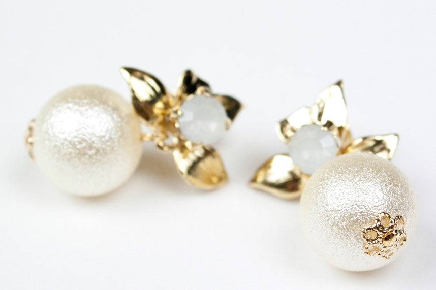 モチーフ付きコットンパールピアス「DEPARTMENT」1,188円（税込）／画像提供：DEPARTMENT