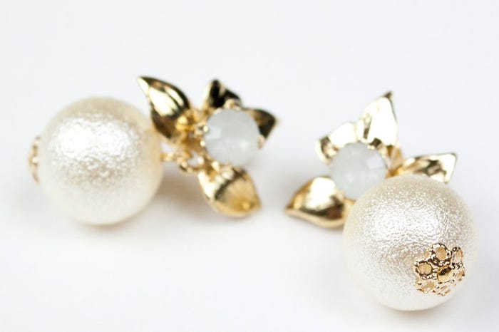 モチーフ付きコットンパールピアス「DEPARTMENT」1,188円(税込)/画像提供:DEPARTMENT