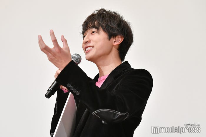 飲んで /小関裕太 (C)モデルプレス