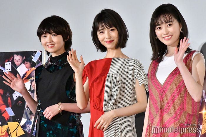 伊藤万理華、浜辺美波、福原遥 (C)モデルプレス