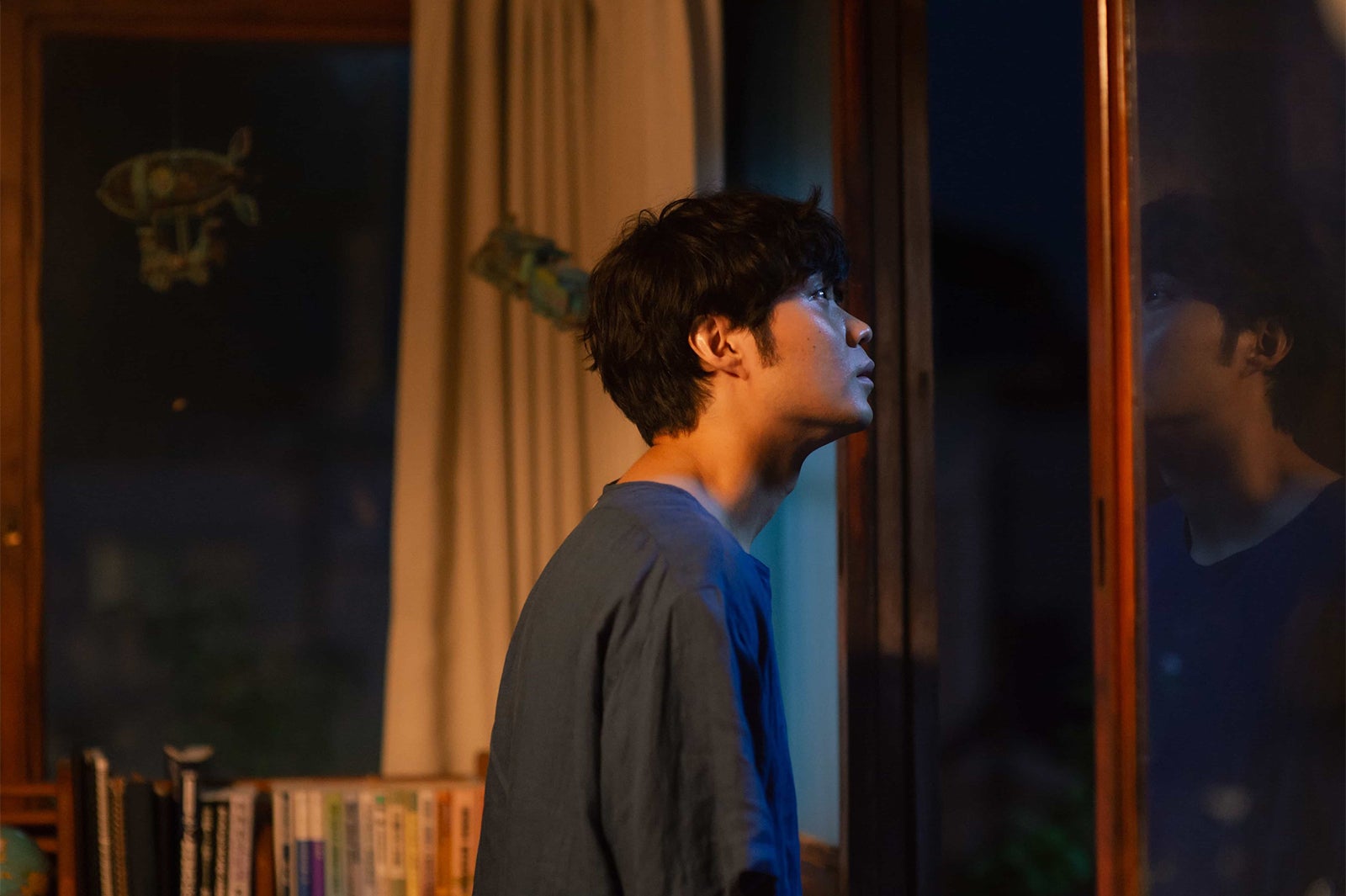 磯村勇斗「僕達はまだその星の校則を知らない」第1話（C）フジテレビ