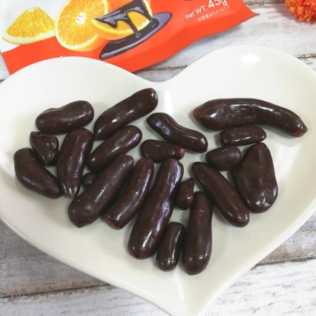 カルデのオレンジピールインダークチョコレートの中身全部