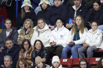 「懐かしい～」「全然雰囲気変わらない」五輪フィギュア会場に降臨の白ダウンのイケメン男性に騒然 偉業から4年「いるやん」「元気そう」