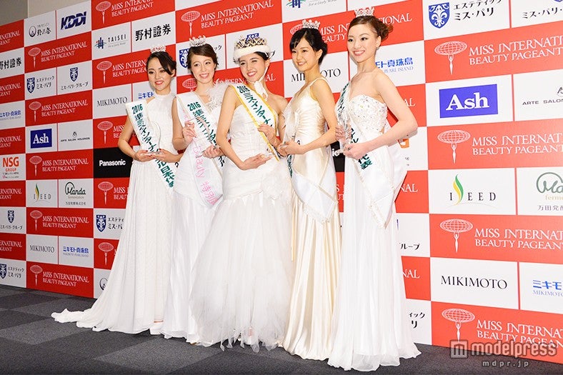 （左から）藤元さやかさん、増田ションフェルド茉莉さん、山形純菜さん、下村彩里さん、川口紗希さん