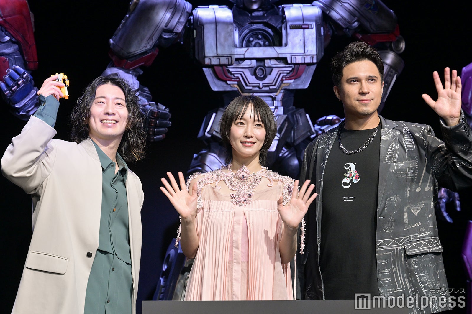 木村良平、吉岡里帆、木村昴（C）モデルプレス