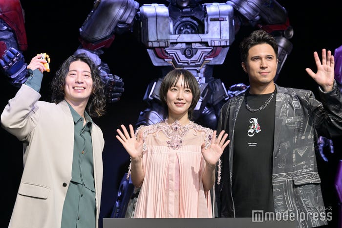 木村良平、吉岡里帆、木村昴(C)モデルプレス