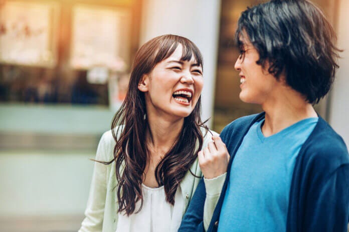 男性と女性で異なる学歴の見方