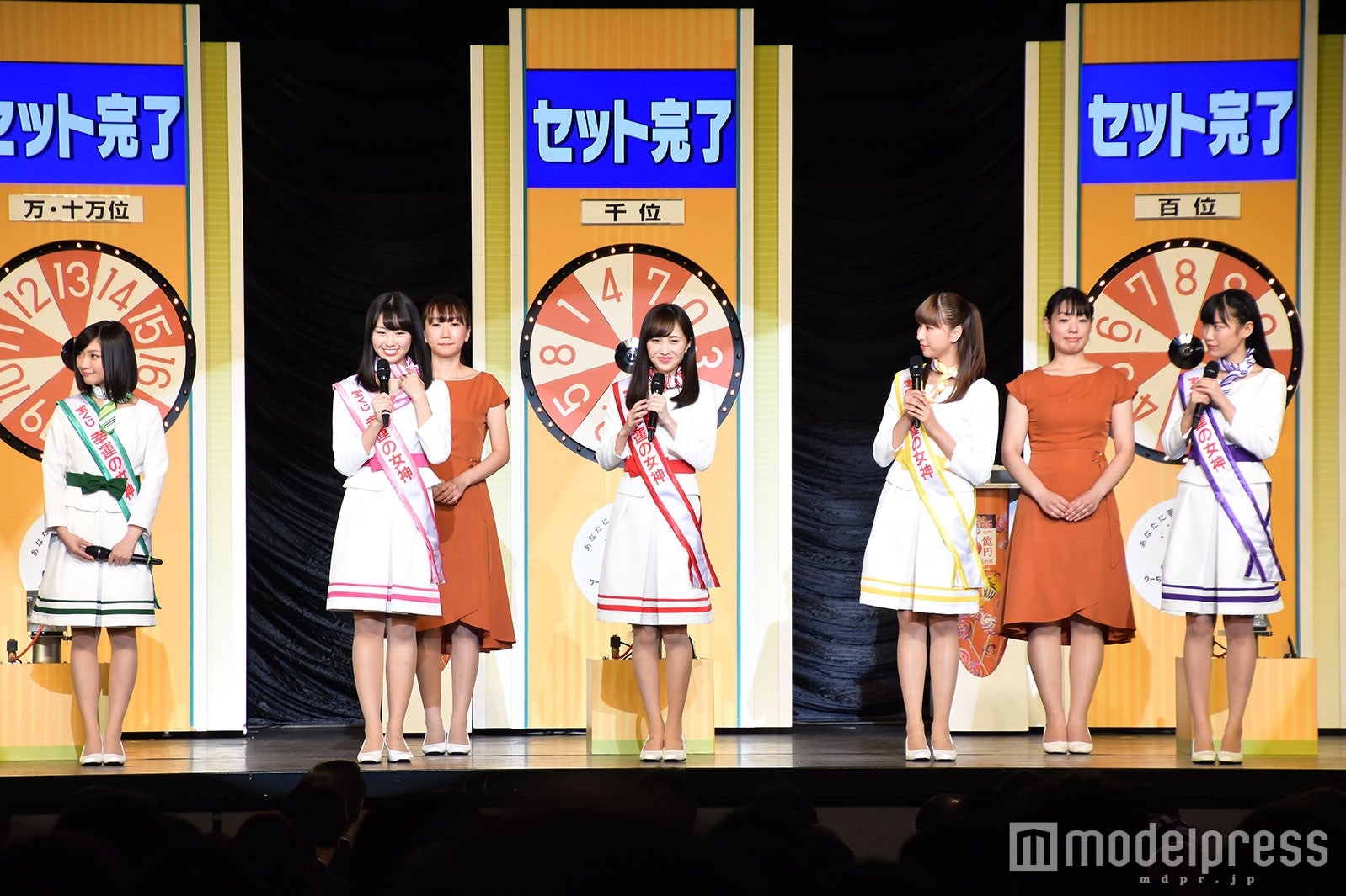 （左から）有安杏果、佐々木彩夏、百田夏菜子、玉井詩織、高城れに （C）モデルプレス