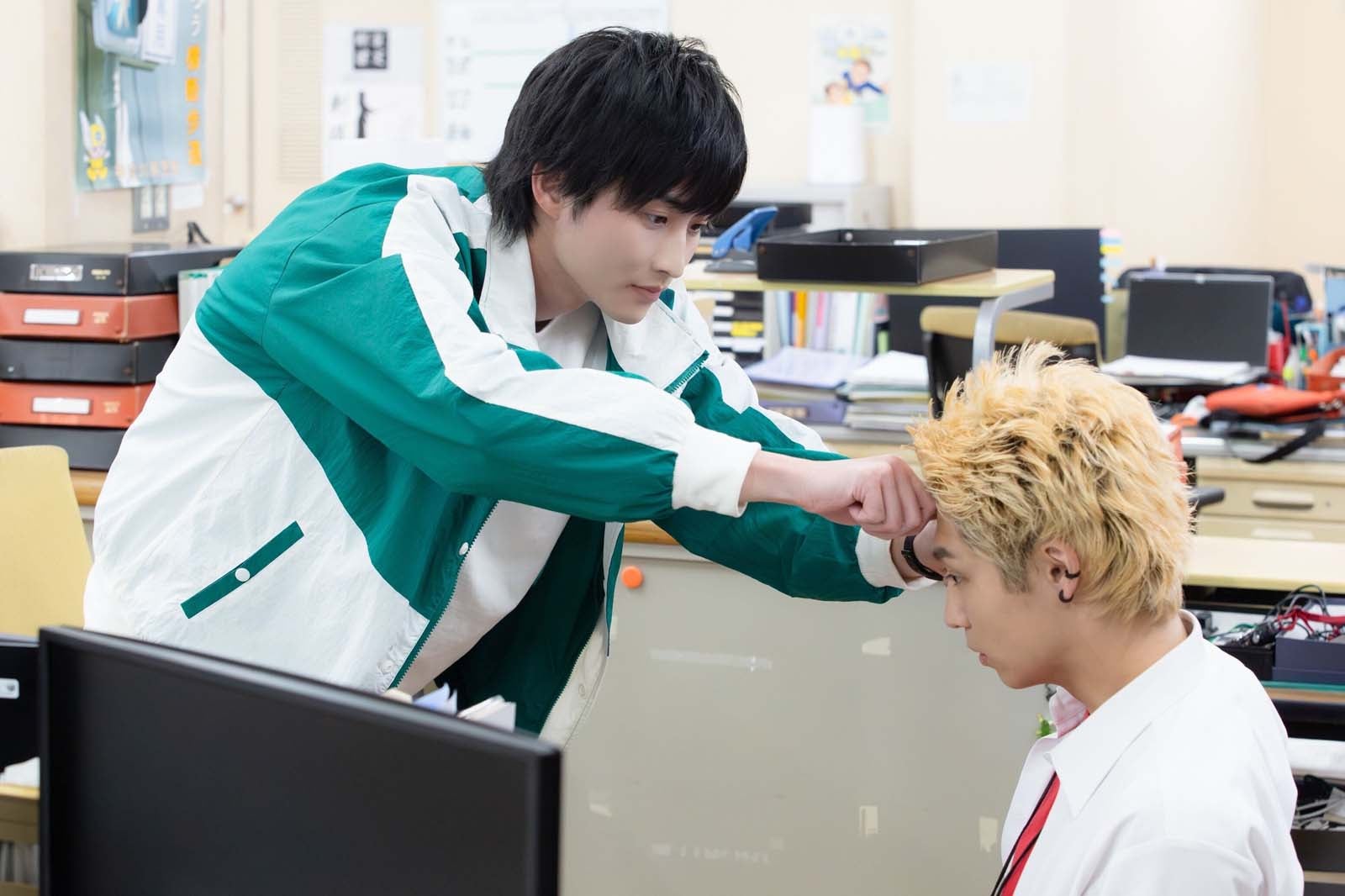 岐洲匠、八村倫太郎「佐原先生と土岐くん」第1話より（C）「佐原先生と土岐くん」製作委員会・MBS