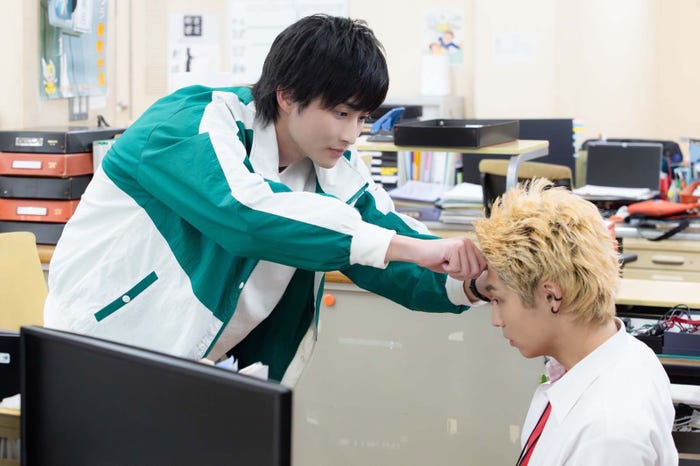 岐洲匠、八村倫太郎「佐原先生と土岐くん」第1話より(C)「佐原先生と土岐くん」製作委員会・MBS