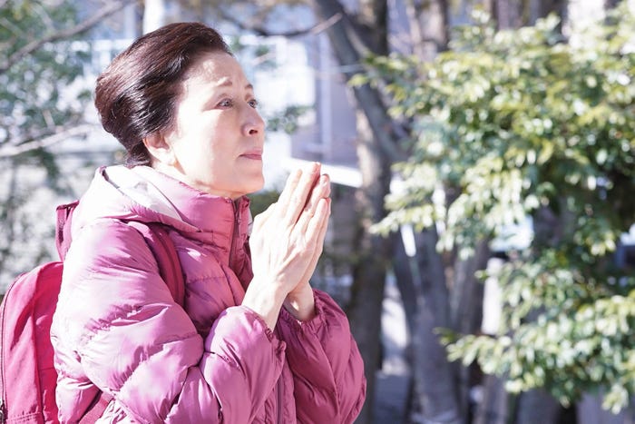 高畑淳子/「隣の家族は青く見える」第8話より(C)フジテレビ