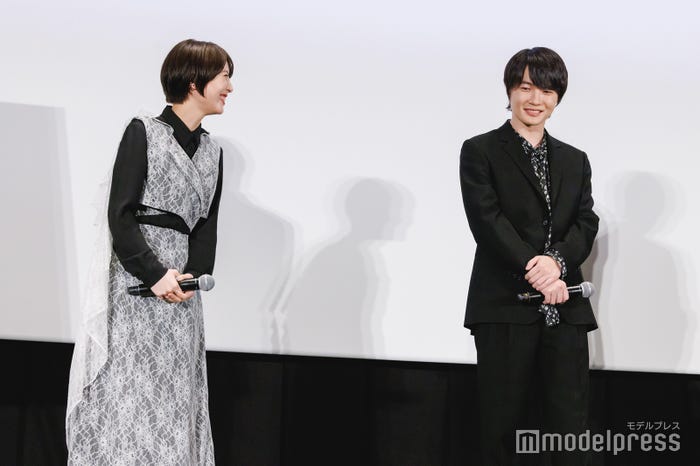 浜辺美波、神木隆之介(C)モデルプレス