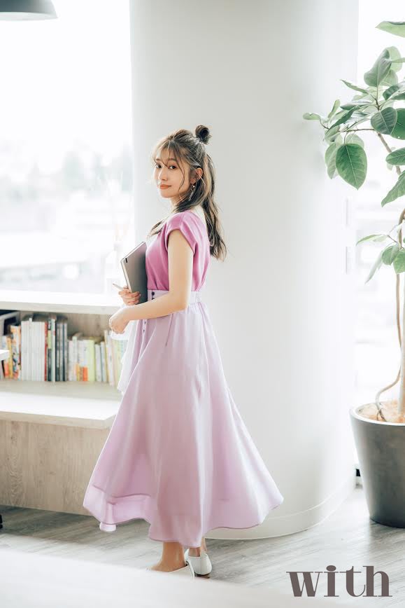 乃木坂46桜井玲香がOLに　お団子ヘアに釘付け