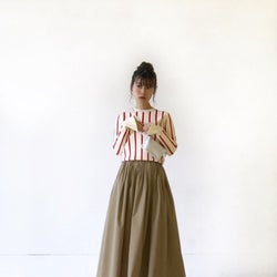 2019年春はベージュのロングスカートでシンプルに。上品カジュアルなスカートコーデ10選