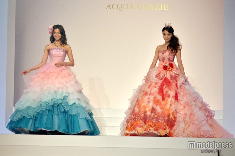 押切もえ（左）と蛯原友里（右）