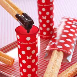 ミッキーチュロス(ストロベリーミルク)&ラズベリーチョコレートディップ(C)Disney