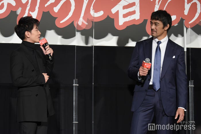 佐藤健、阿部寛(C)モデルプレス