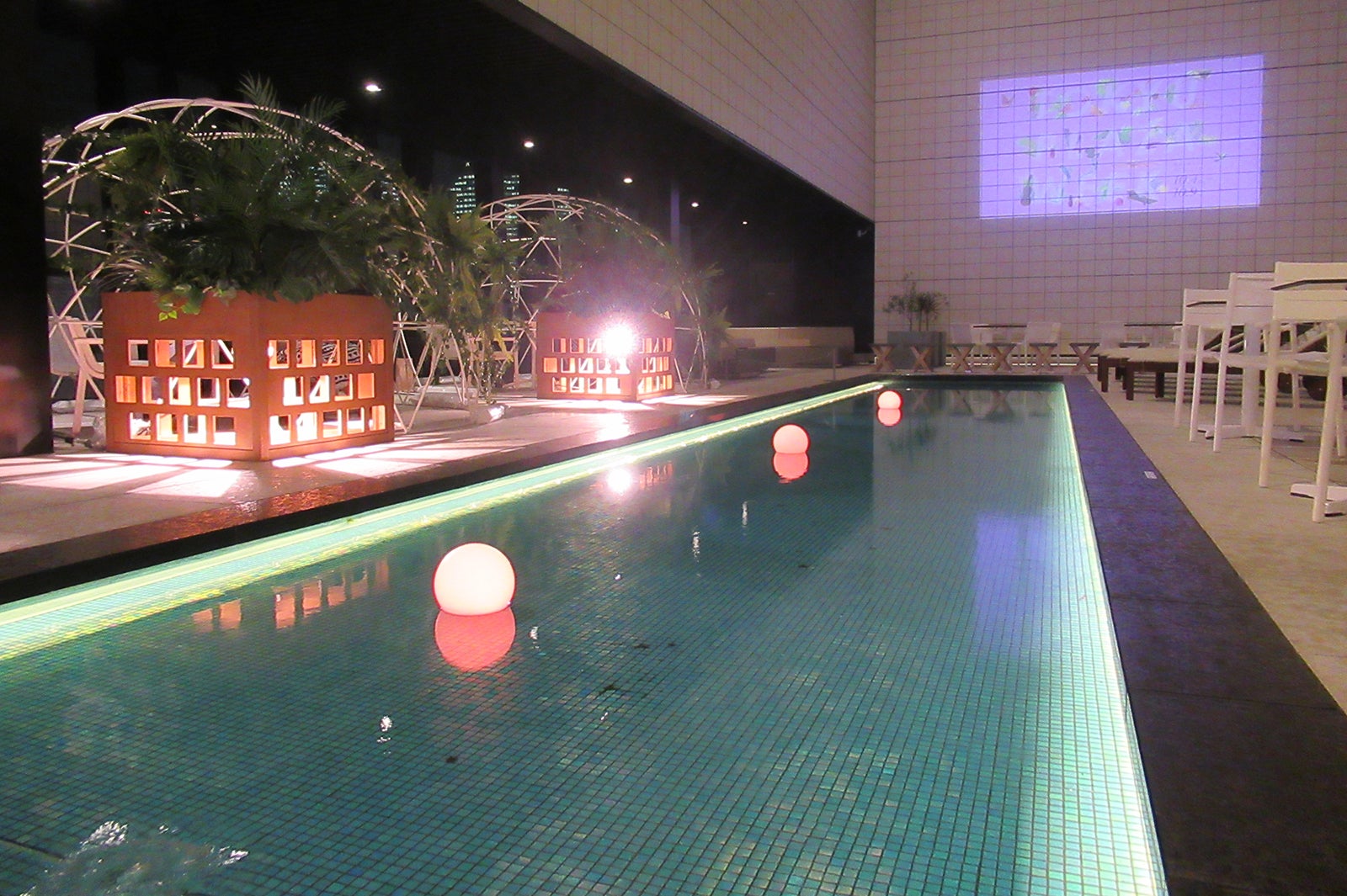 夜の「KIRIKO TERRACE -WATER SIDE-」