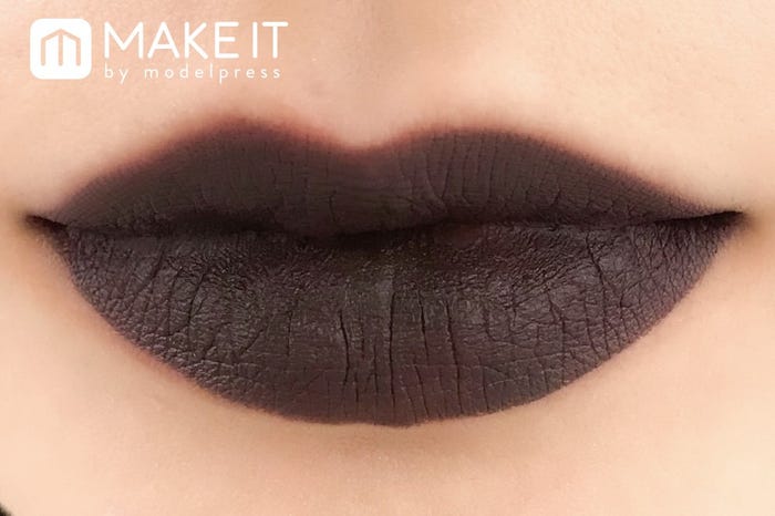 ルージュ アンリミテッド アンプリファイド マット/AM BR 799使用 (C)メイクイット