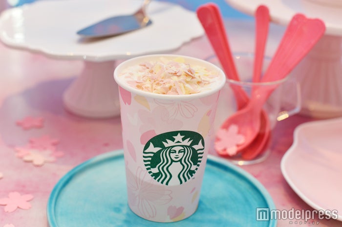 スタバ さくらドリンクが 最強ビジュアル 華やかピンク もちもちソースで春気分 試飲レポ モデルプレス