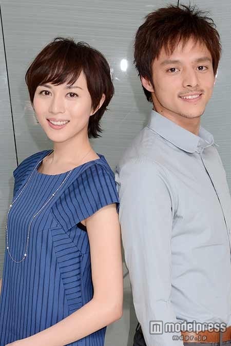 (左から)比嘉愛未、満島真之介