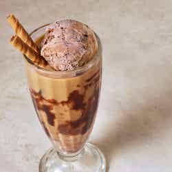 ROOM 51 (C)2025 Peanuts Worldwide LLC